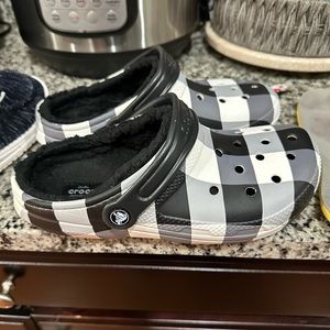 Classic Lined Buffalo Print Clog